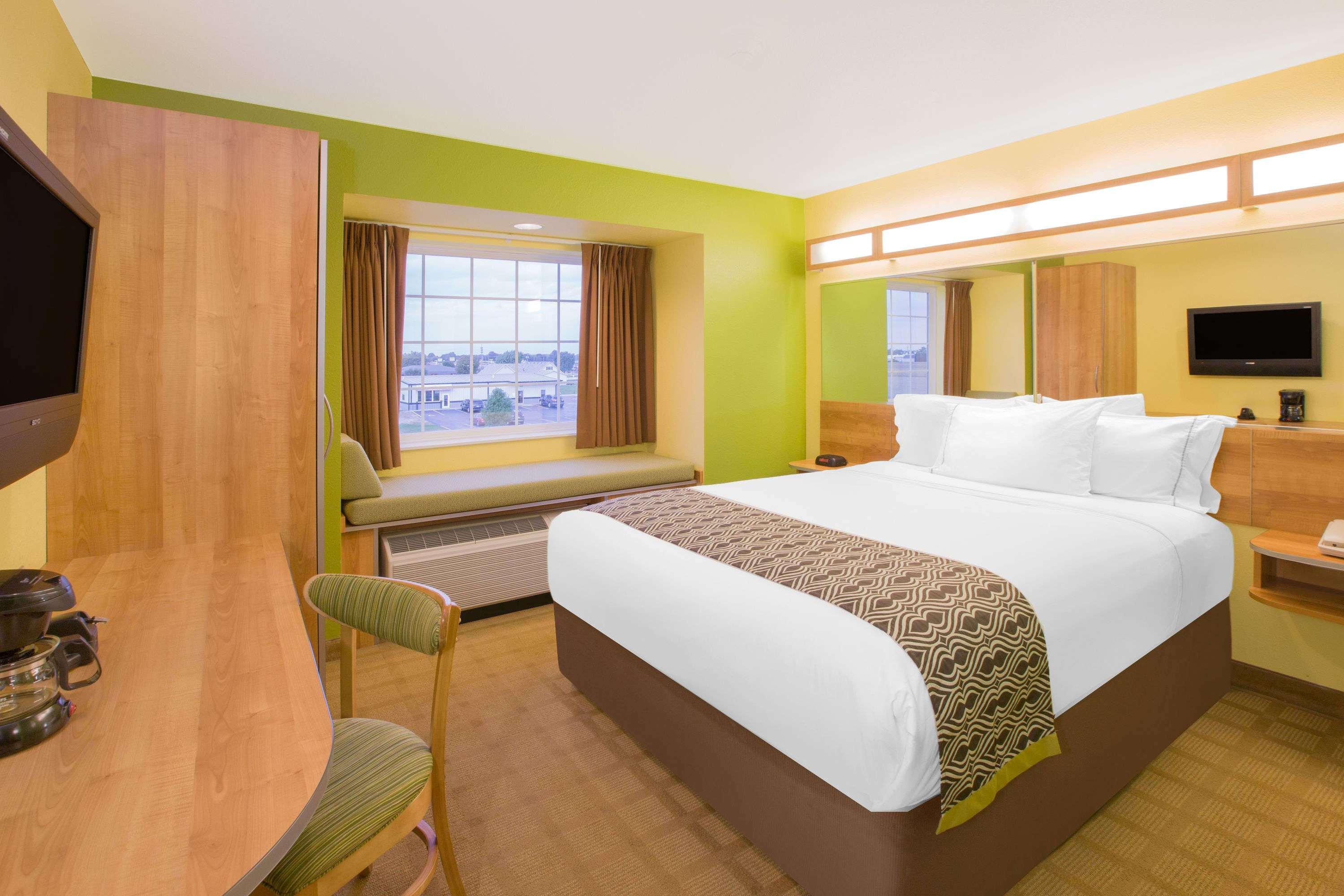 Microtel Inn & Suites By Wyndham Delphos Exteriér fotografie