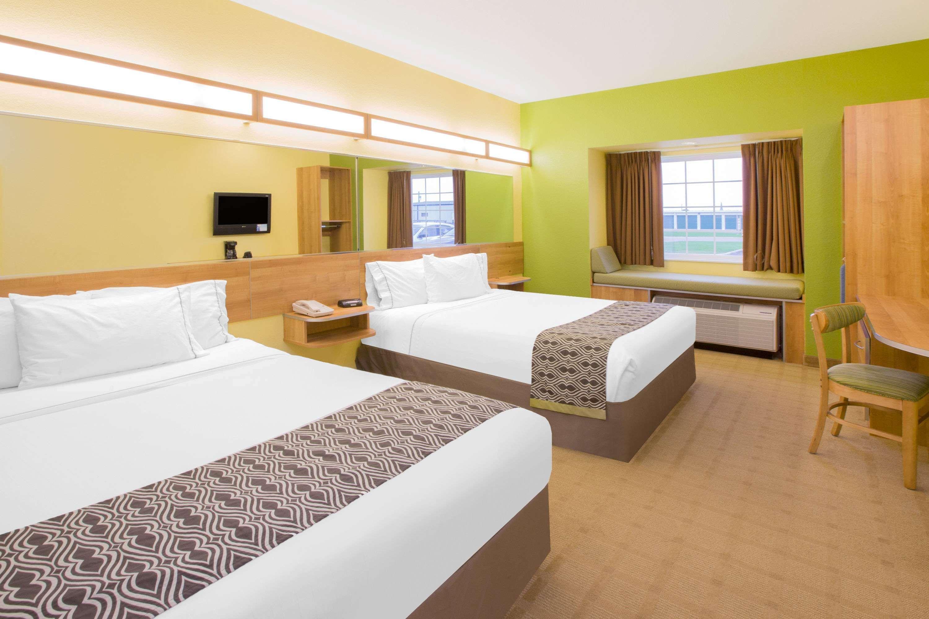 Microtel Inn & Suites By Wyndham Delphos Exteriér fotografie