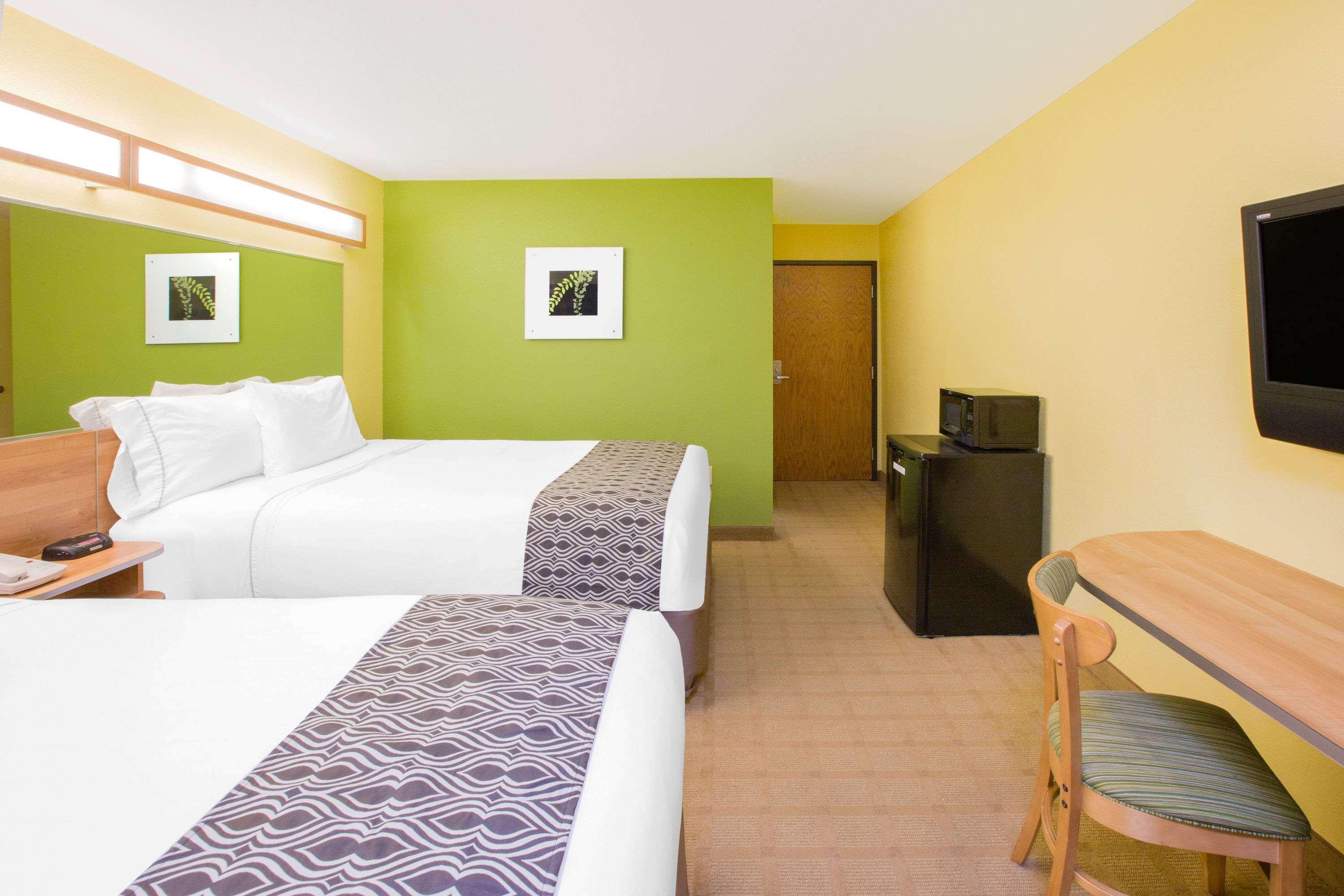 Microtel Inn & Suites By Wyndham Delphos Exteriér fotografie
