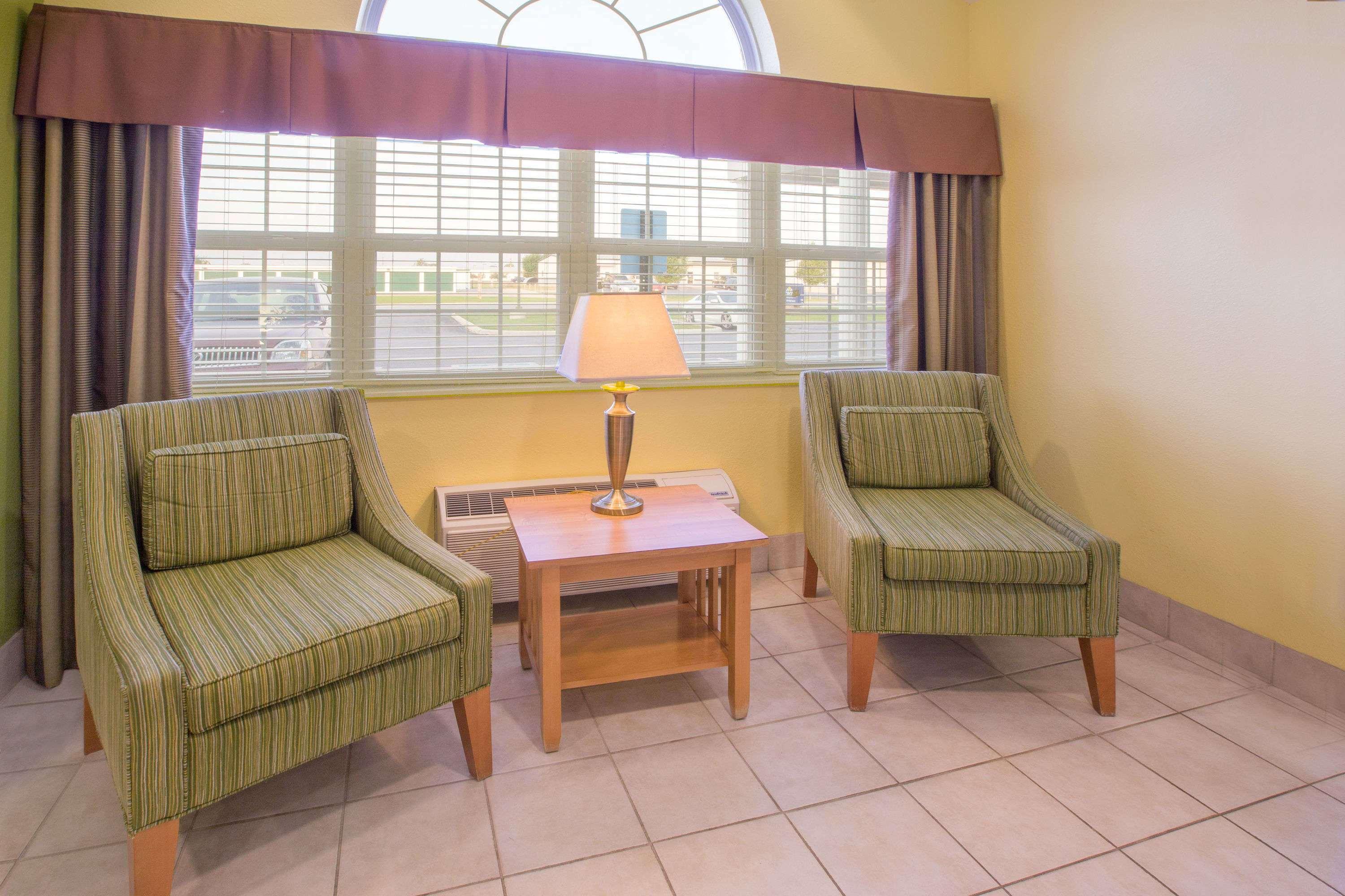 Microtel Inn & Suites By Wyndham Delphos Exteriér fotografie