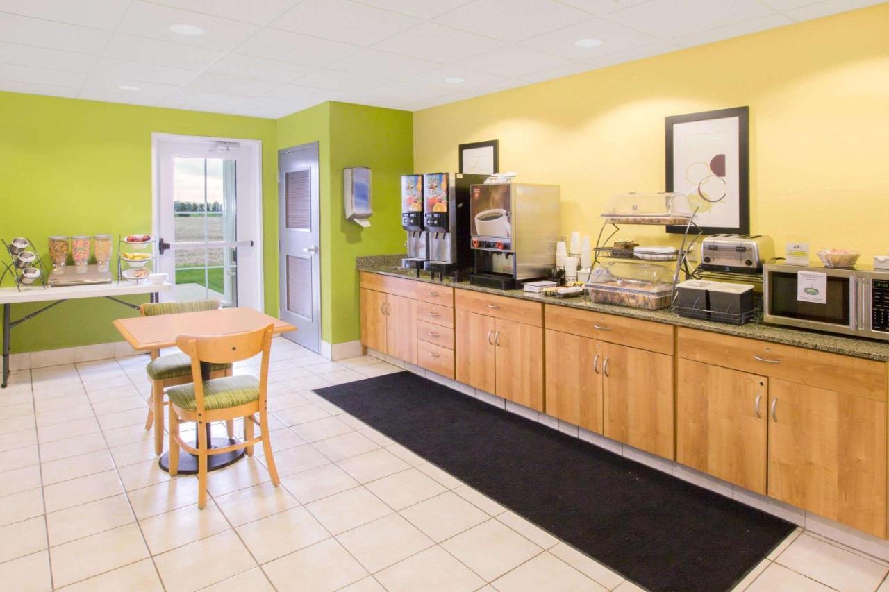 Microtel Inn & Suites By Wyndham Delphos Exteriér fotografie