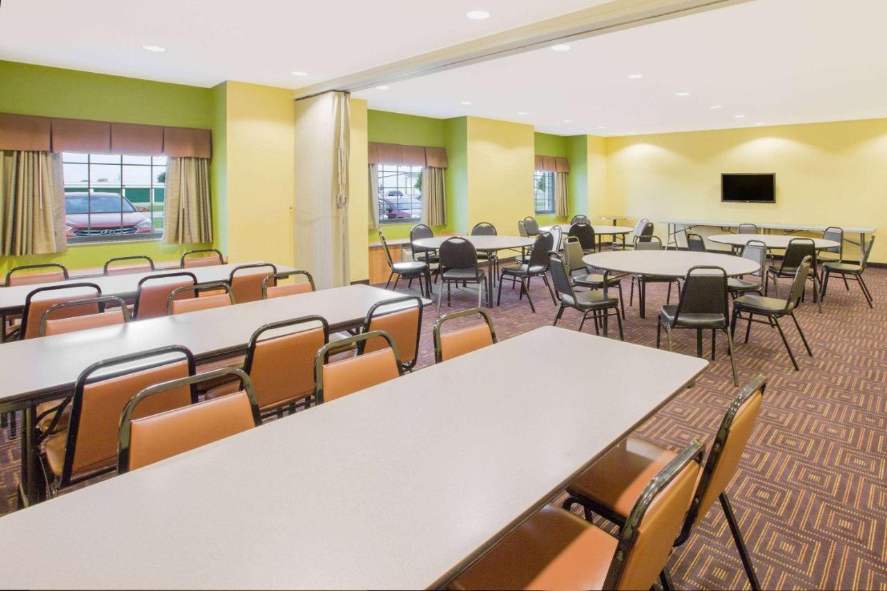 Microtel Inn & Suites By Wyndham Delphos Exteriér fotografie
