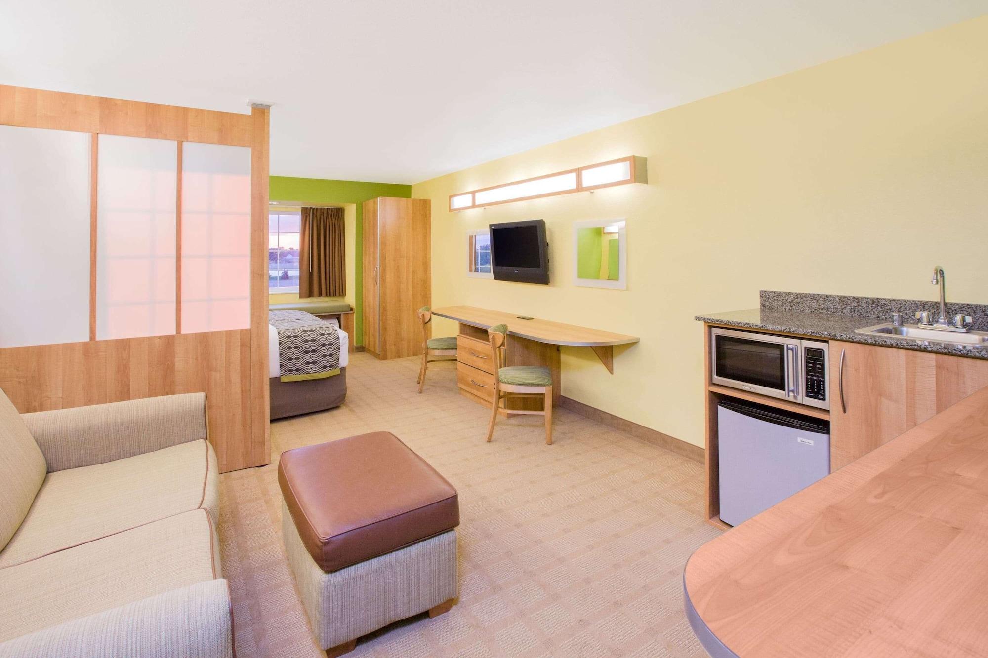 Microtel Inn & Suites By Wyndham Delphos Exteriér fotografie